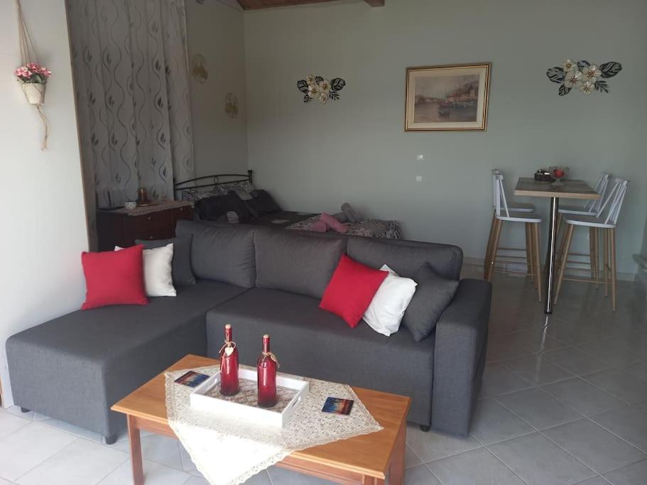 Ligonari Sea View Apartment Tarti Екстер'єр фото